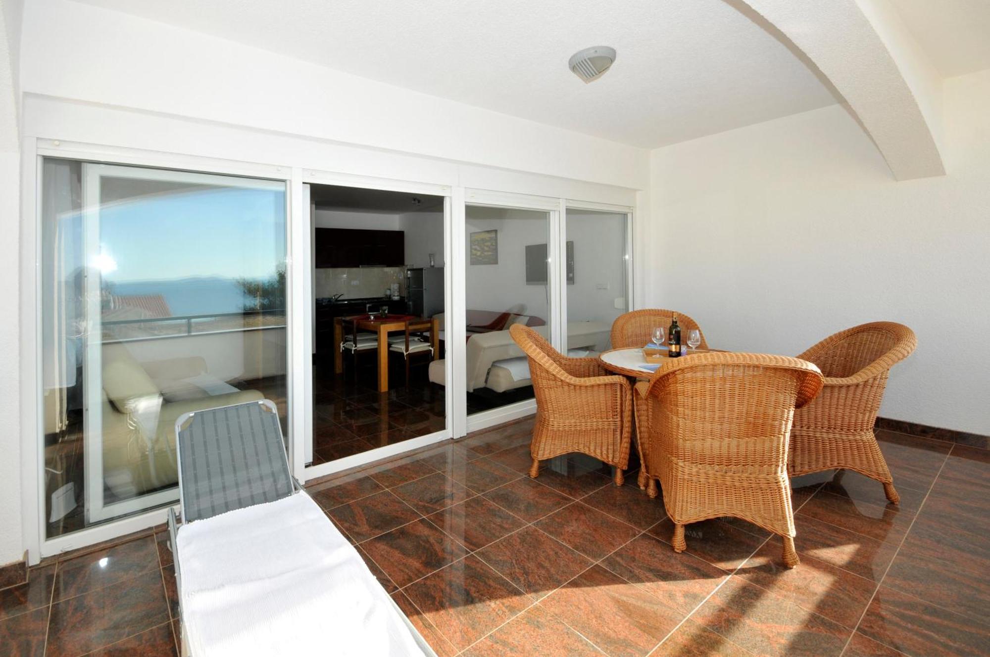 Apartmani Svalina - Seaview And 130M From Beach Трогір Екстер'єр фото